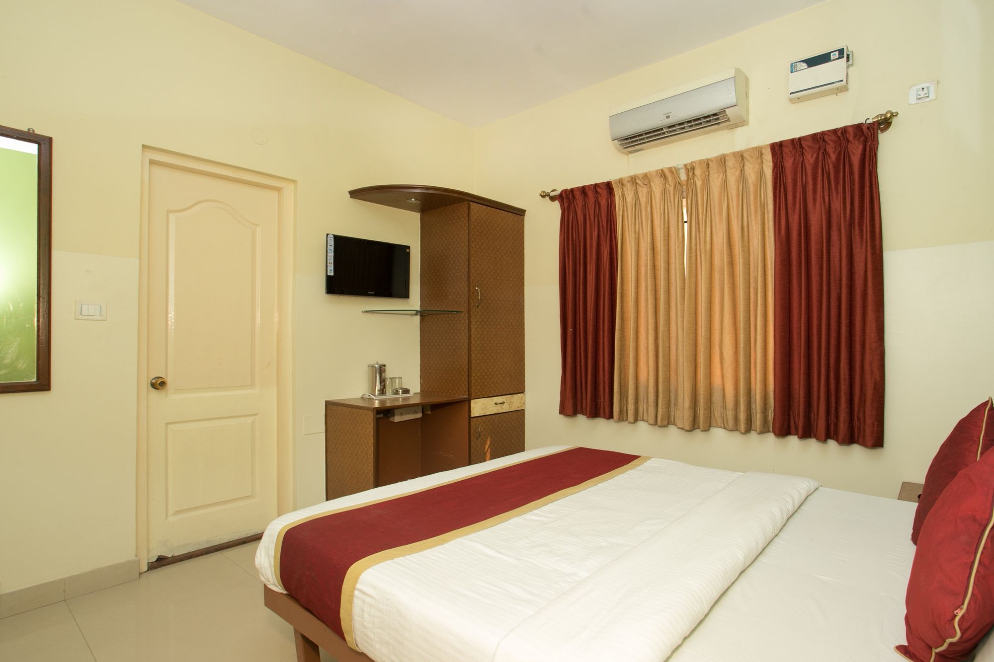 Oyo 10478 Raj Residency Hotell Bangalore Exteriör bild